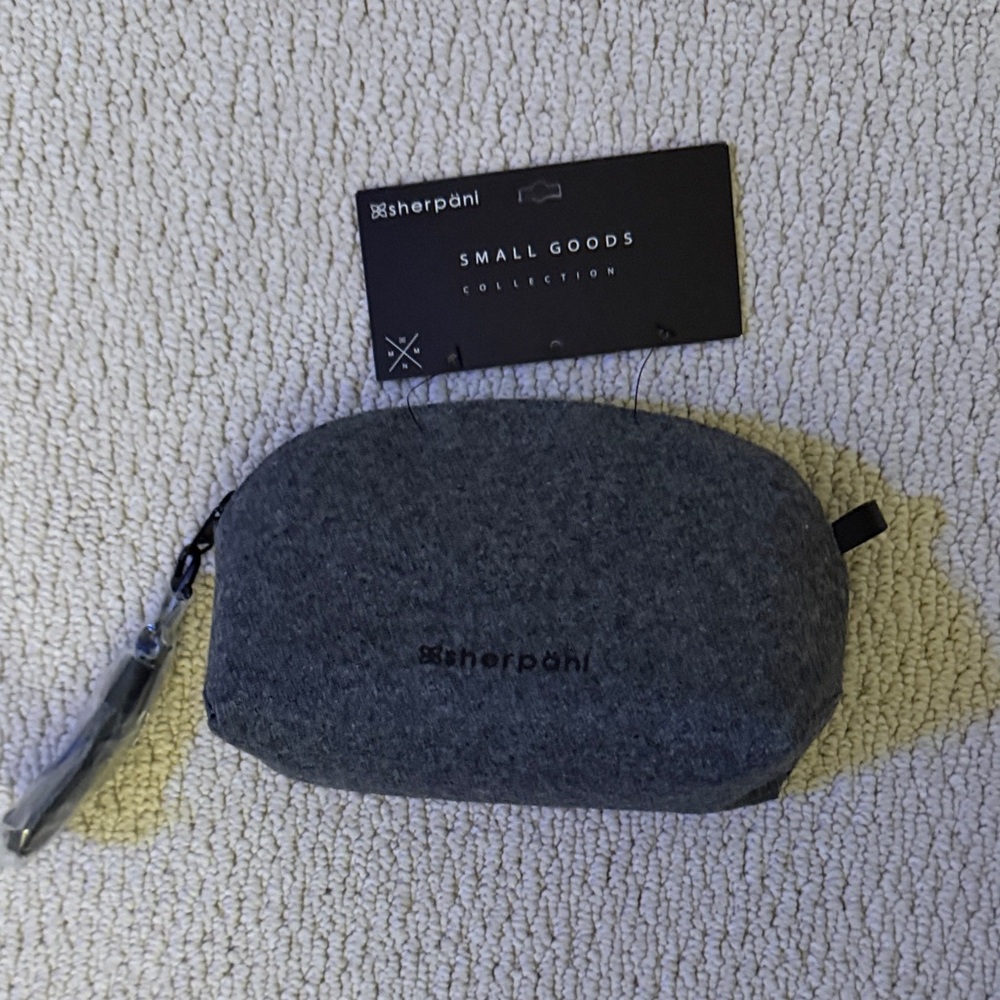 NWT Sherpani felted cosmetics makeup Bag with zipper and tassel-slate gray-new!